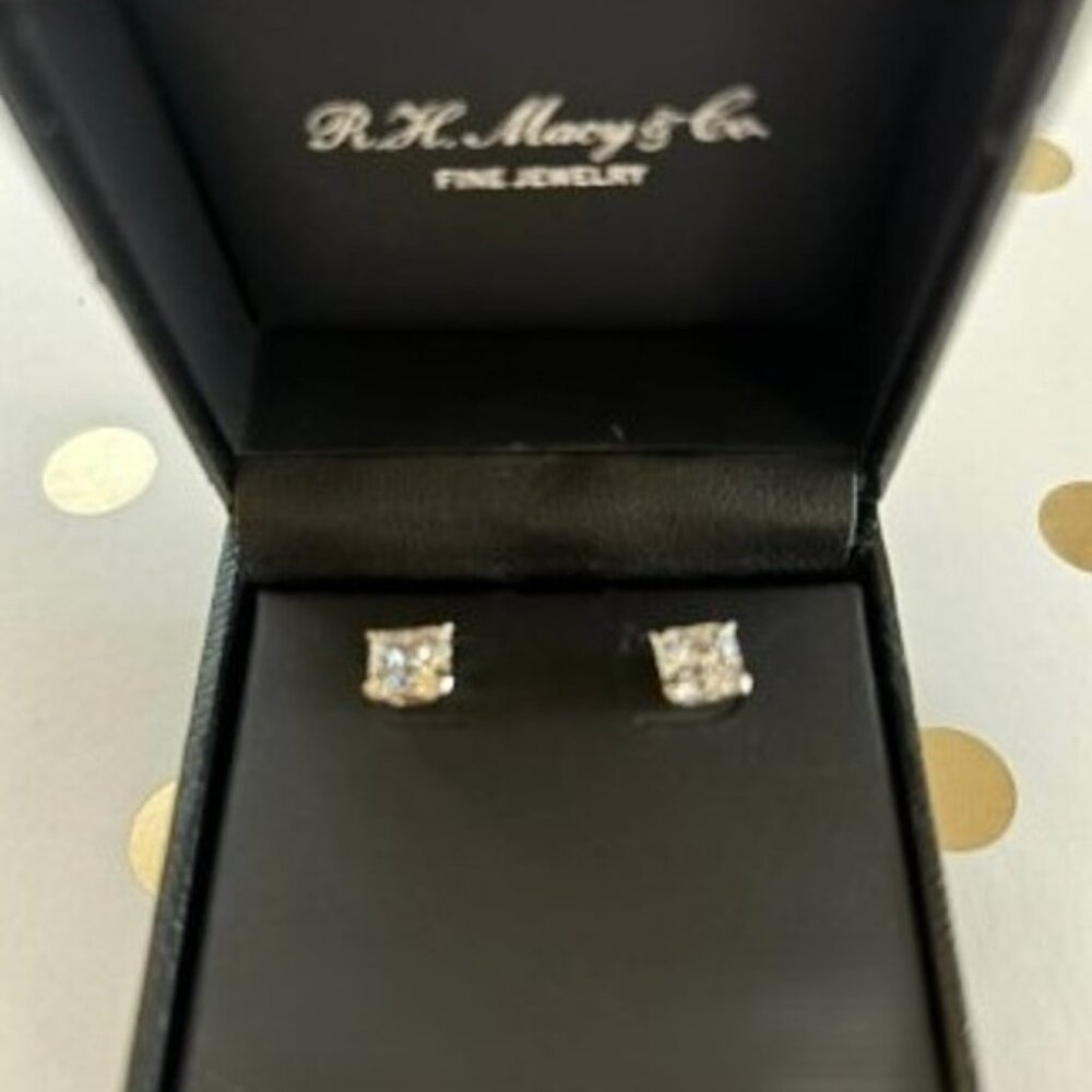 R.H. Macy's Co Fine Jewelry Diamond Stud Earrings 1/4 ct. total weight 10k Gold